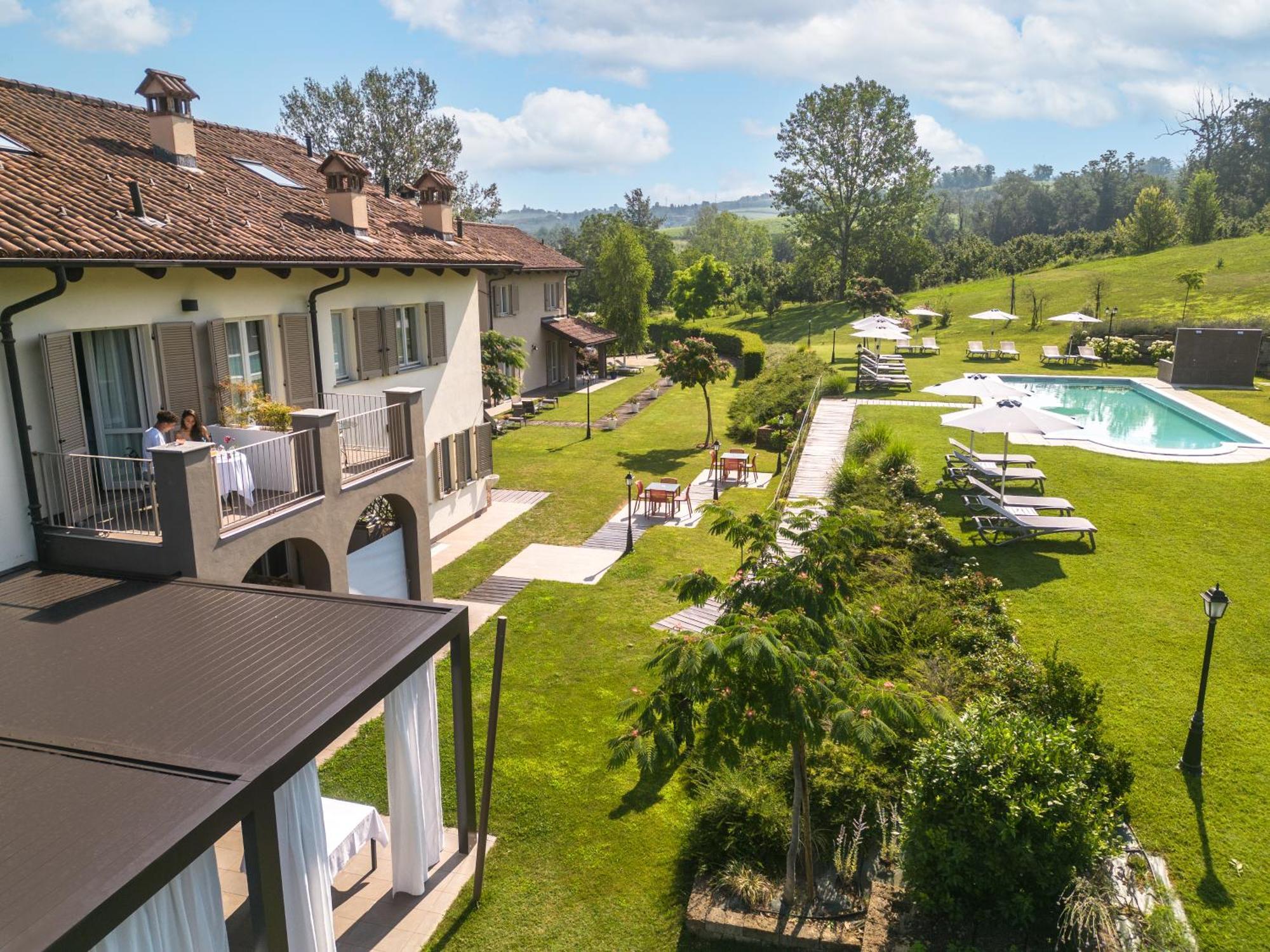Resort Limax Acis La Morra Exteriör bild